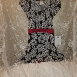 Black and white tie back baby doll top